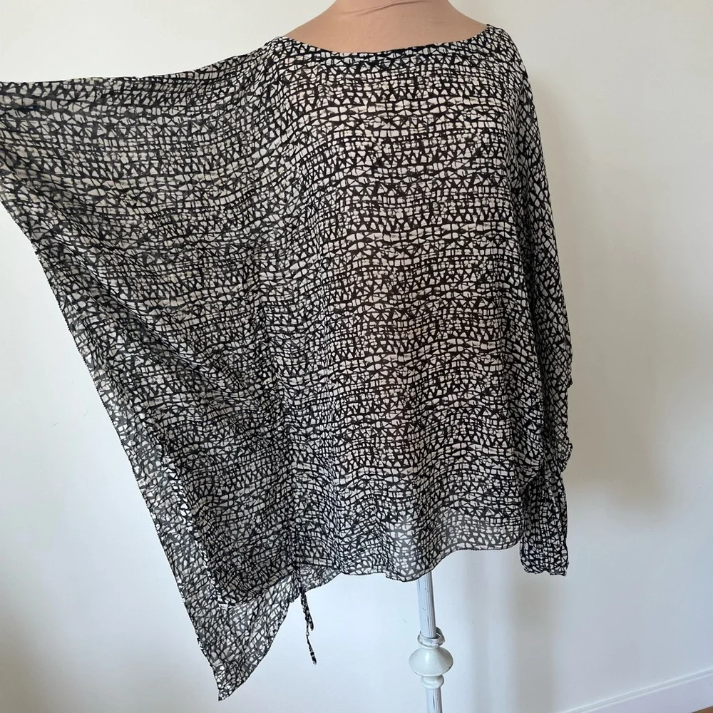 Tory Burch Silk Black White Patterned Tunic Kaftan Flowy Semi Sheer Top EUC XS/S